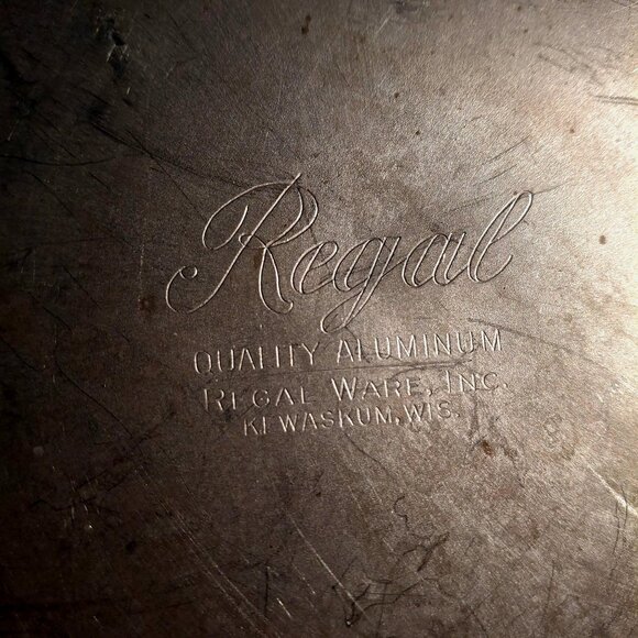 Vintage Large Regal Aluminum Cake Carrier With Clip-On Lid & Handle Grandma - Picture 11 of 11